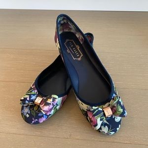 Ted Baker flower flats. Size 37. EUC